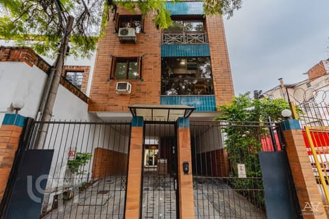Image 24 - 264700